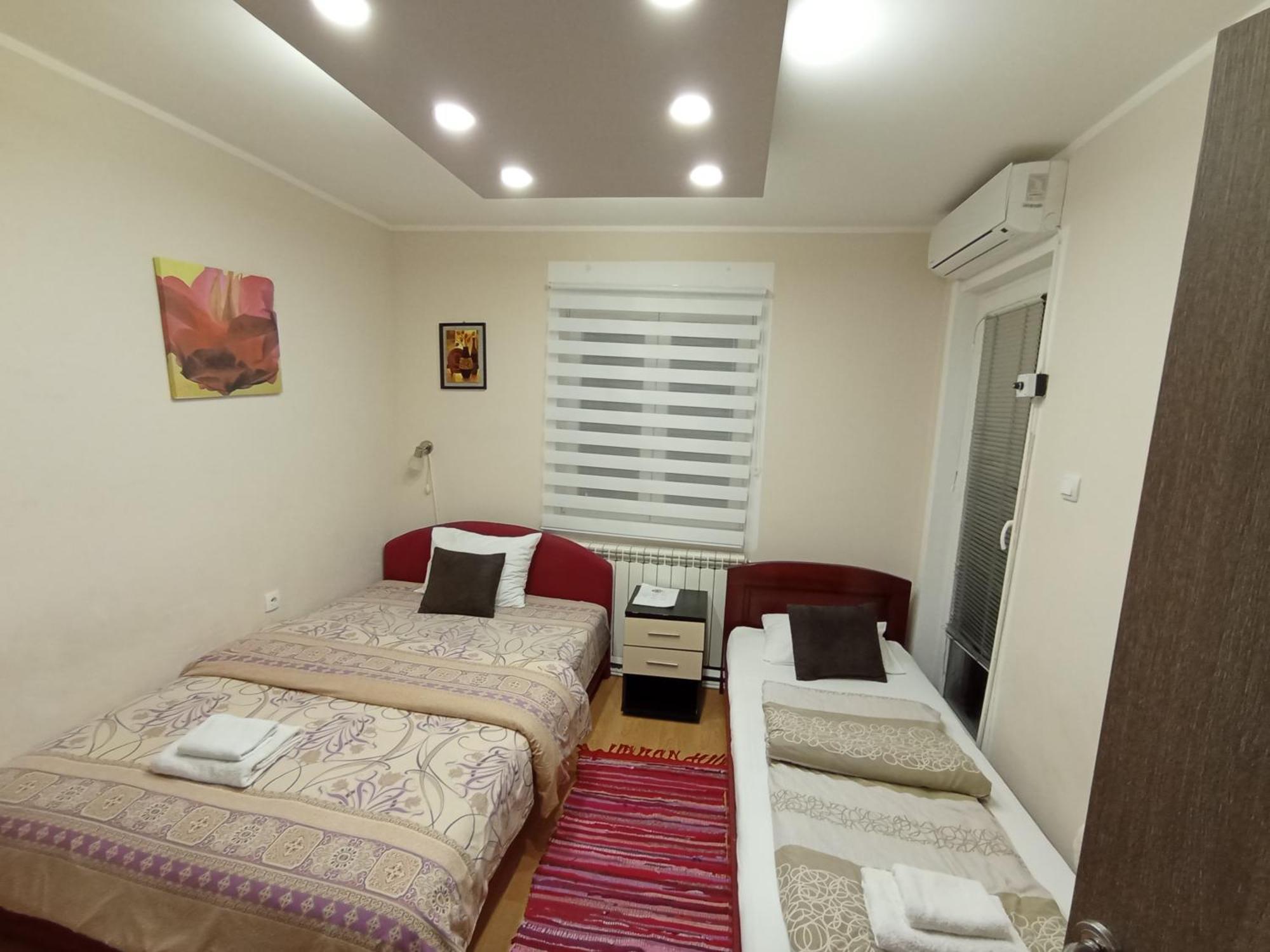 Apartments & Rooms -Mdl Lazic 贝尔格莱德 外观 照片