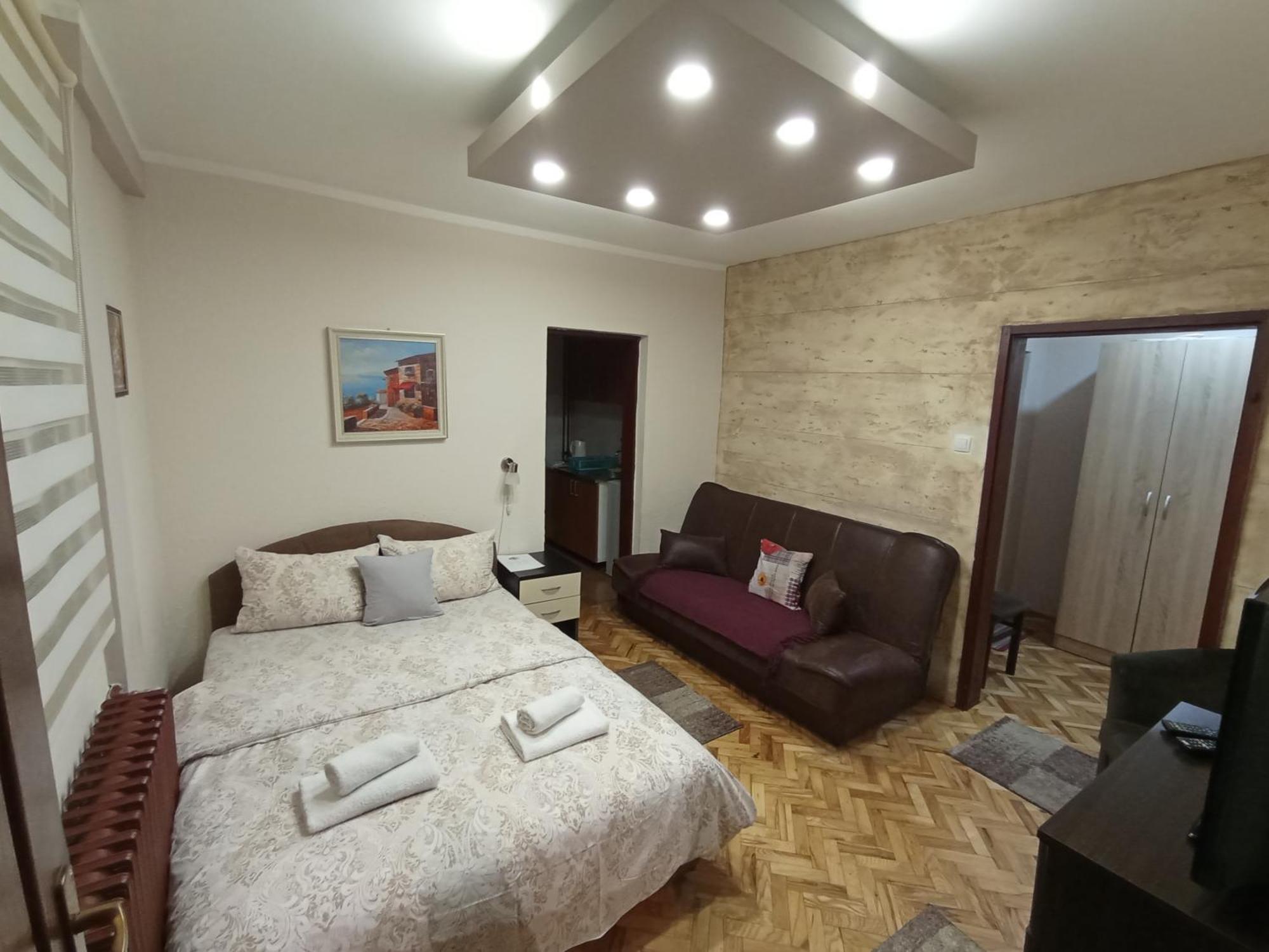 Apartments & Rooms -Mdl Lazic 贝尔格莱德 外观 照片