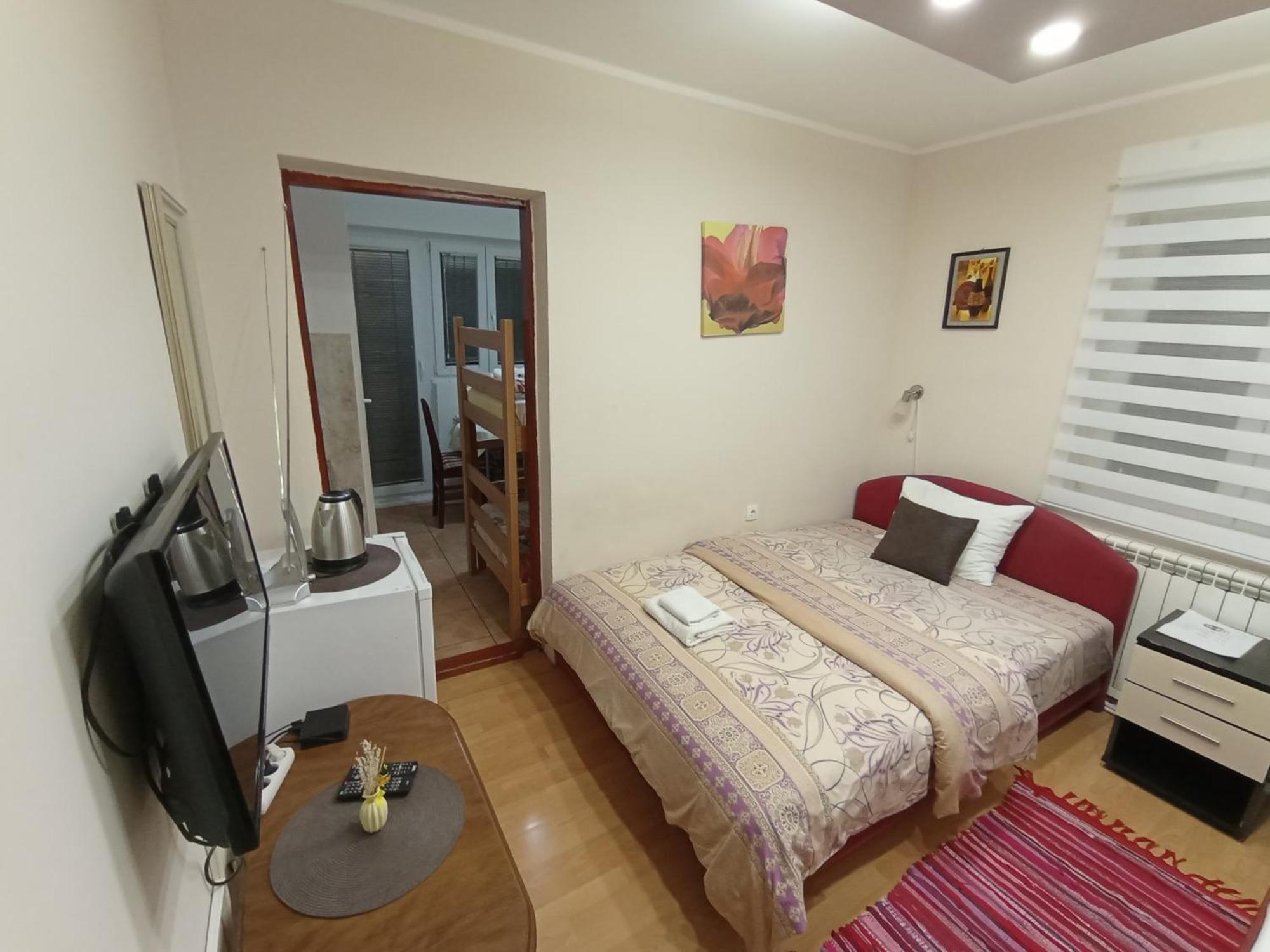 Apartments & Rooms -Mdl Lazic 贝尔格莱德 外观 照片