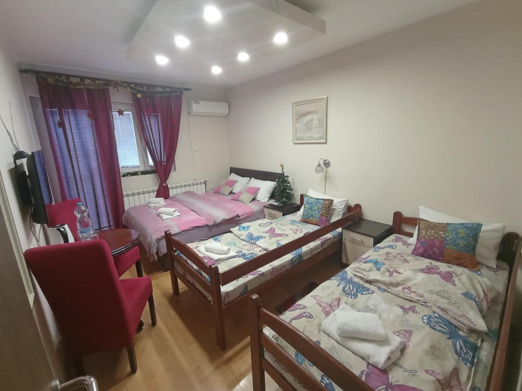 Apartments & Rooms -Mdl Lazic 贝尔格莱德 外观 照片