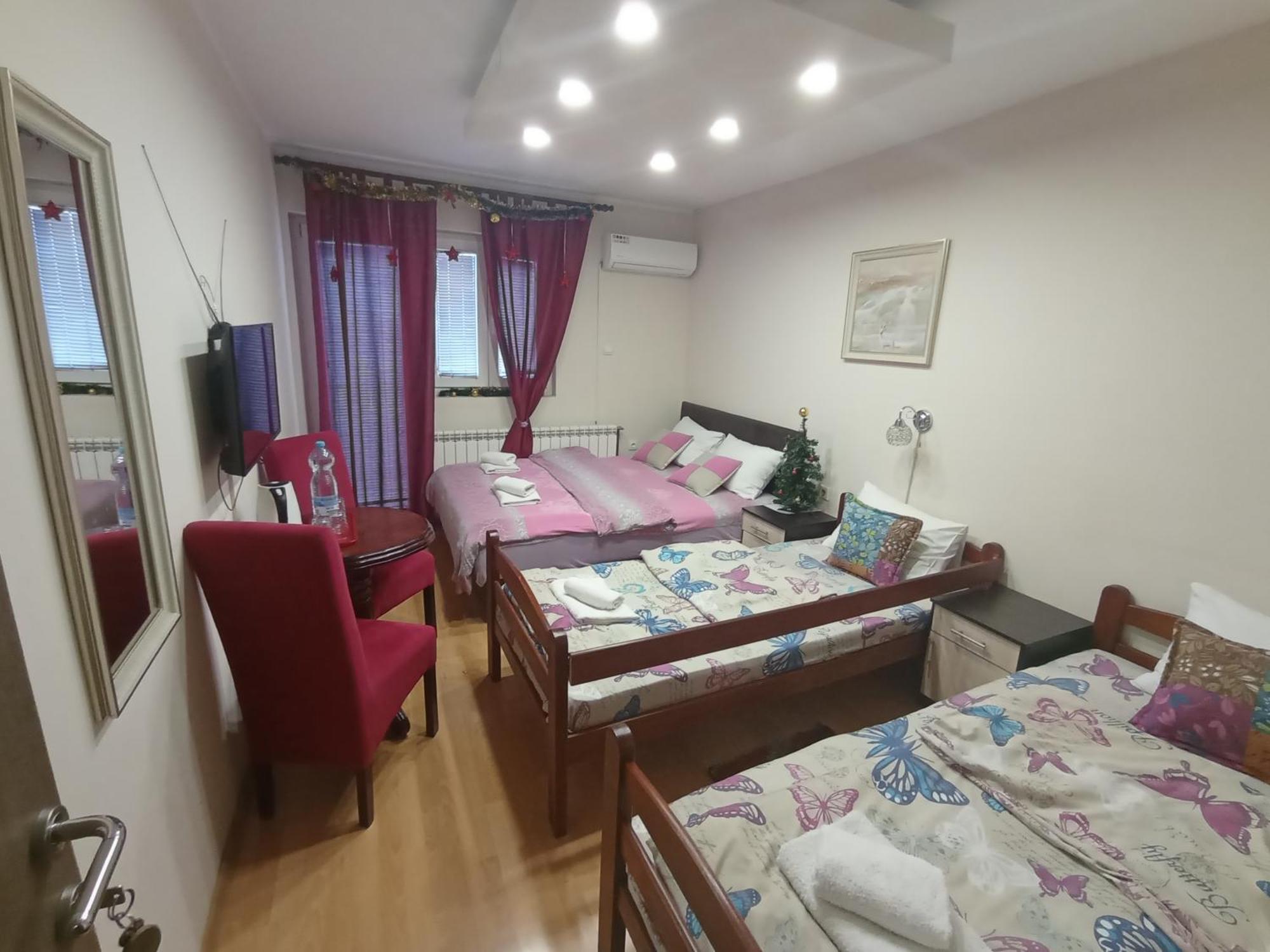Apartments & Rooms -Mdl Lazic 贝尔格莱德 外观 照片
